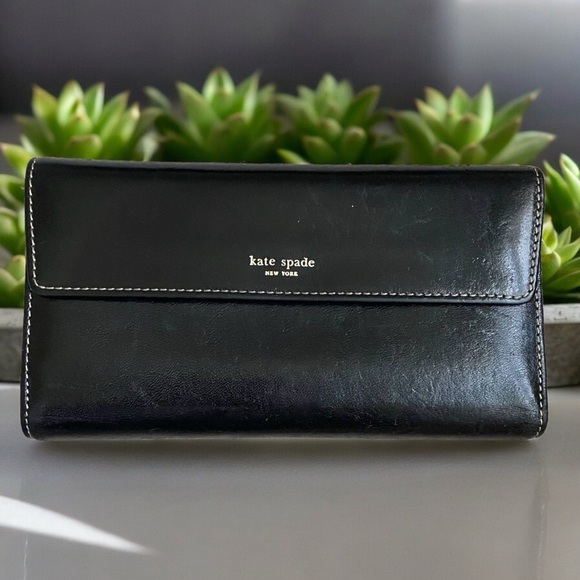 Beautiful Kate Spade Black Italian Leather Wallet - Picture 1 of 12